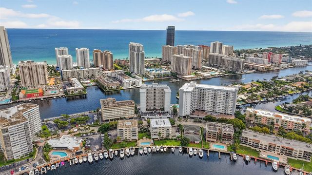 121 Golden Isles Dr 205, Hallandale Beach, FL 33009