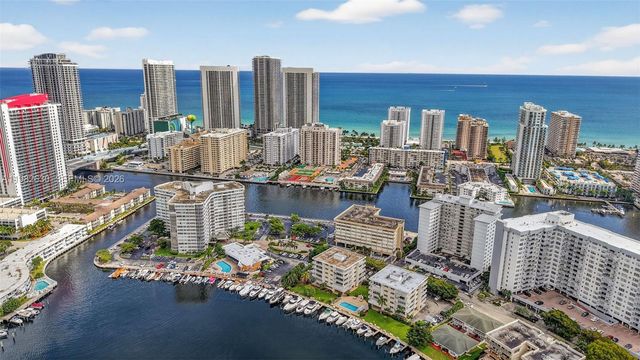 121 Golden Isles Dr 205, Hallandale Beach, FL 33009