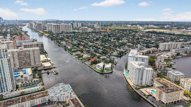 121 Golden Isles Dr 205, Hallandale Beach, FL 33009