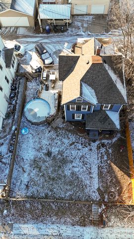 2214 Grand Avenue, Davenport, IA 52803