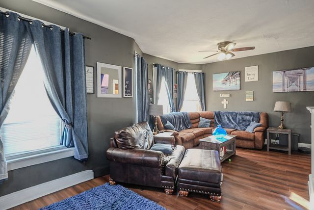 2214 Grand Avenue, Davenport, IA 52803