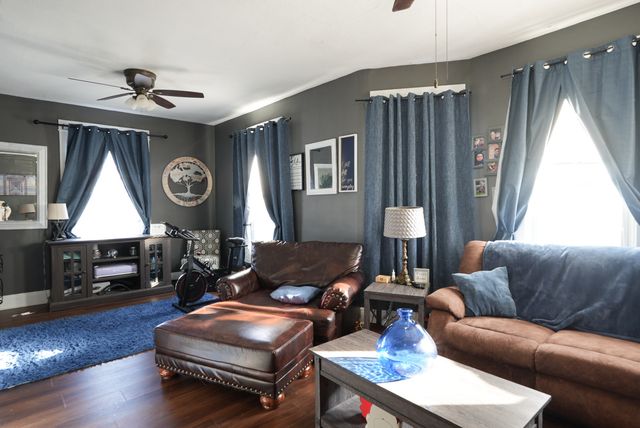 2214 Grand Avenue, Davenport, IA 52803