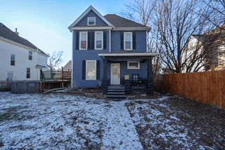 2214 Grand Avenue, Davenport, IA 52803