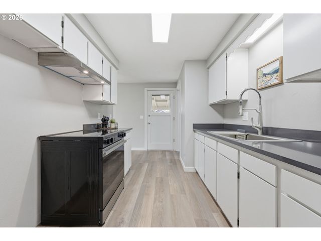 520 GEARY St, Albany, OR 97321