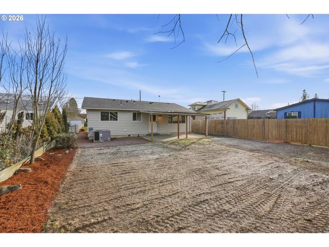 520 GEARY St, Albany, OR 97321