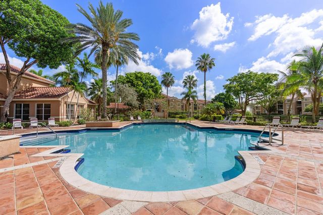 4828 N State Road 7 8306, Coconut Creek, FL 33073