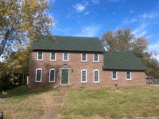 8442 CHIMNEYROCK BLVD, Memphis, TN 38016