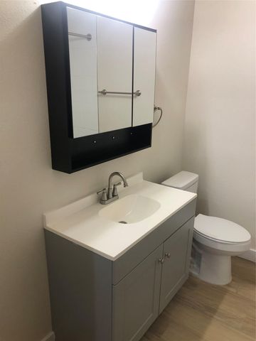 5330 Balcones DR A, Austin, TX 78731