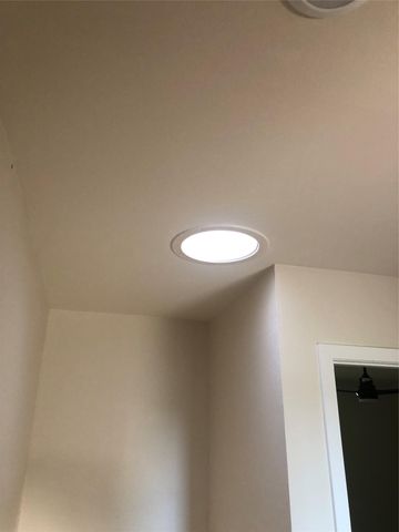 5330 Balcones DR A, Austin, TX 78731