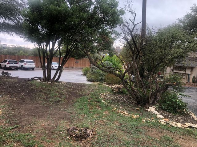 5330 Balcones DR A, Austin, TX 78731