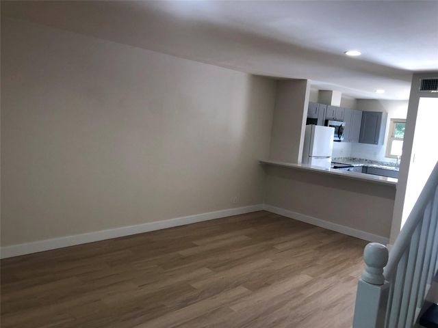 5330 Balcones DR A, Austin, TX 78731