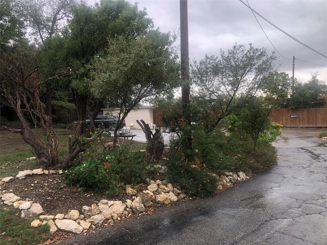 5330 Balcones DR A, Austin, TX 78731