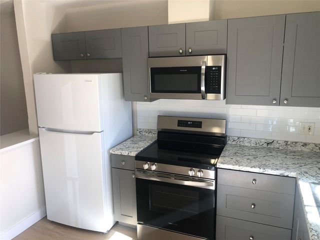 5330 Balcones DR A, Austin, TX 78731