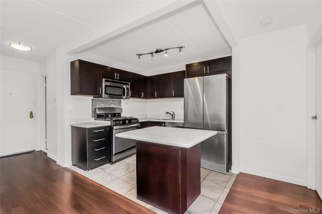 1155 Warburton Avenue 8Y, Yonkers, NY 10701