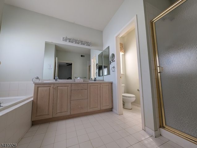 6 Weybourne Ln, White Twp., NJ 07823