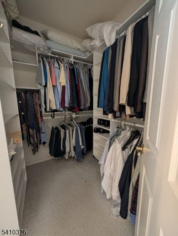 6 Weybourne Ln, White Twp., NJ 07823