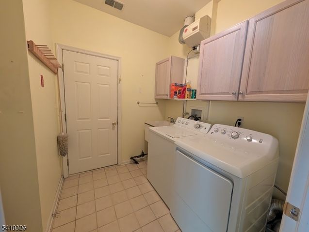 6 Weybourne Ln, White Twp., NJ 07823