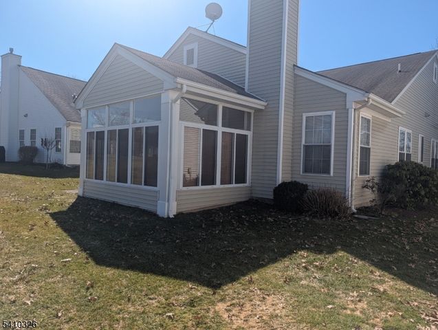 6 Weybourne Ln, White Twp., NJ 07823