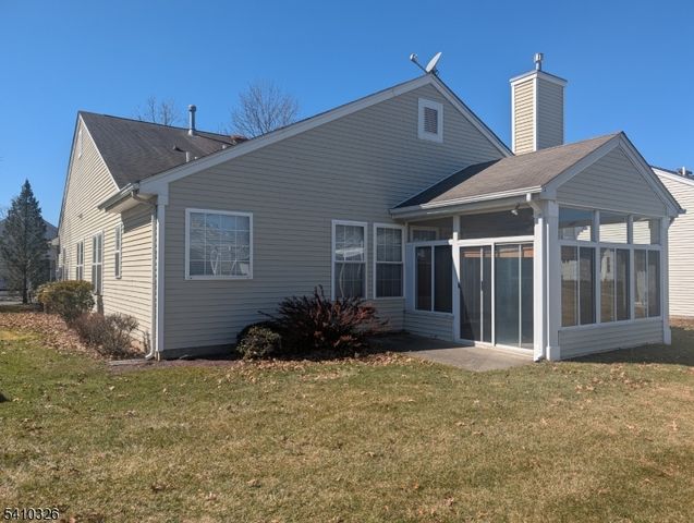 6 Weybourne Ln, White Twp., NJ 07823