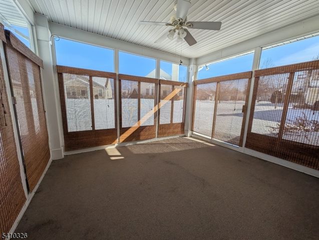 6 Weybourne Ln, White Twp., NJ 07823