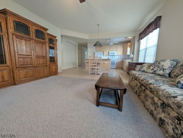 6 Weybourne Ln, White Twp., NJ 07823