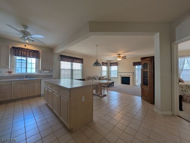 6 Weybourne Ln, White Twp., NJ 07823