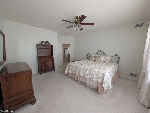 6 Weybourne Ln, White Twp., NJ 07823