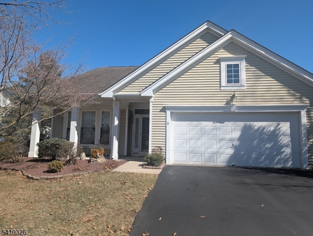 6 Weybourne Ln, White Twp., NJ 07823
