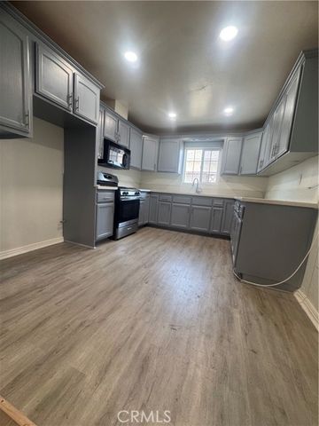 13107 Jarvis, Los Angeles, CA 90061