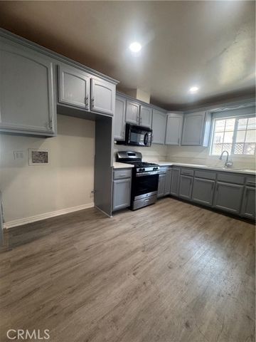 13107 Jarvis, Los Angeles, CA 90061