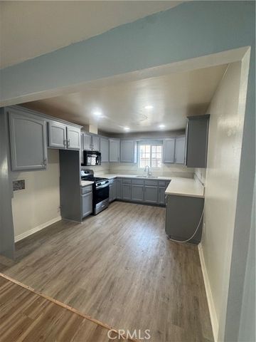 13107 Jarvis, Los Angeles, CA 90061