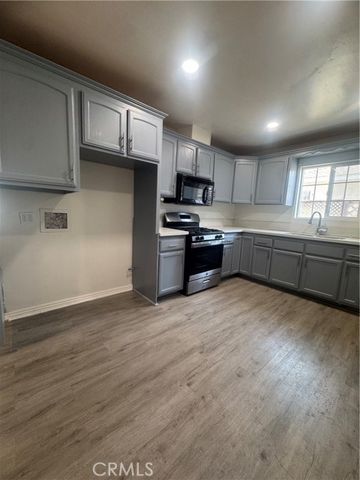 13107 Jarvis, Los Angeles, CA 90061