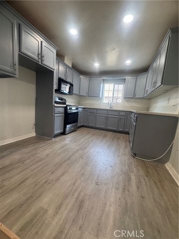 13107 Jarvis, Los Angeles, CA 90061