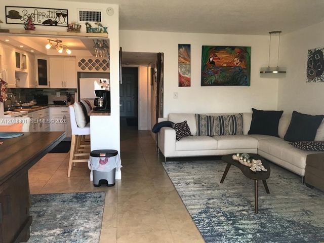 320 S Surf Rd 305, Hollywood, FL 33019