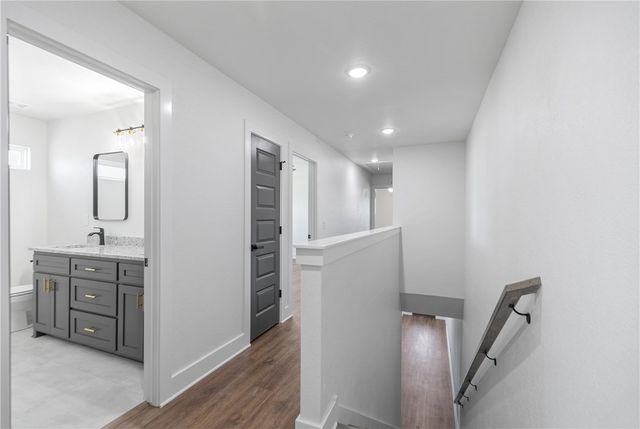 1100 Lockheed Street, Bentonville, AR 72712