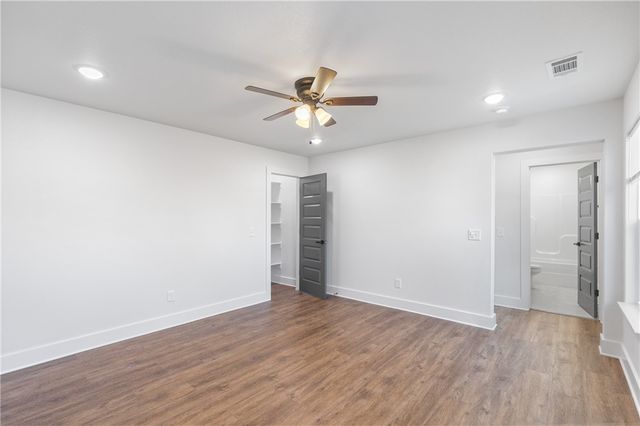 1100 Lockheed Street, Bentonville, AR 72712