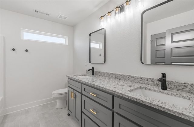 1100 Lockheed Street, Bentonville, AR 72712