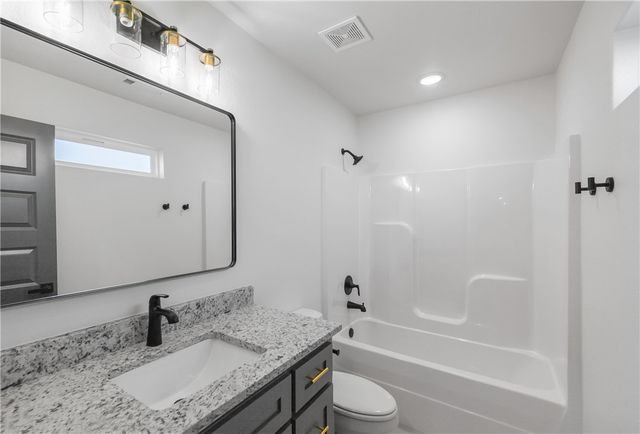 1100 Lockheed Street, Bentonville, AR 72712