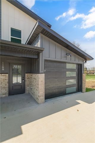 1100 Lockheed Street, Bentonville, AR 72712