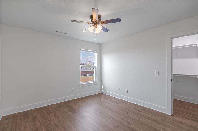 1100 Lockheed Street, Bentonville, AR 72712