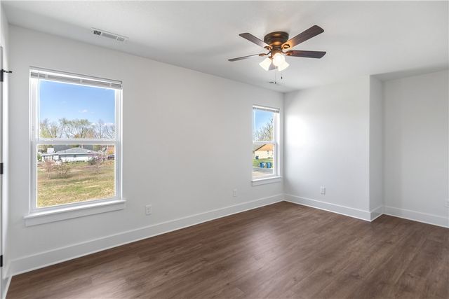 1100 Lockheed Street, Bentonville, AR 72712