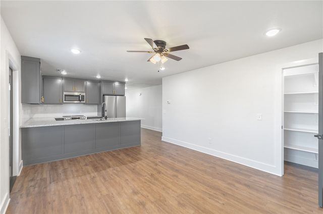 1100 Lockheed Street, Bentonville, AR 72712