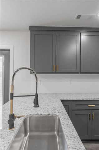 1100 Lockheed Street, Bentonville, AR 72712