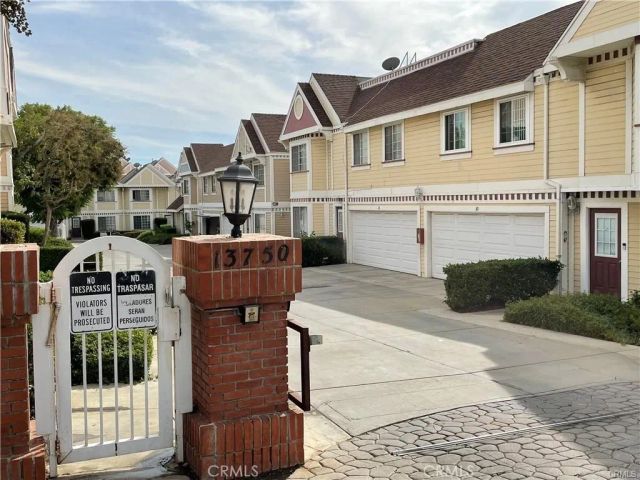 13750 Hubbard Street 77, Sylmar, CA 91342