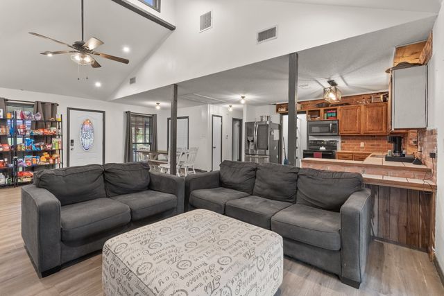 451 Vz County Road 1118, Grand Saline, TX 75140