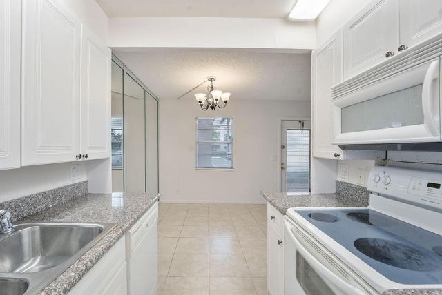 1071 Guildford D, Boca Raton, FL 33434