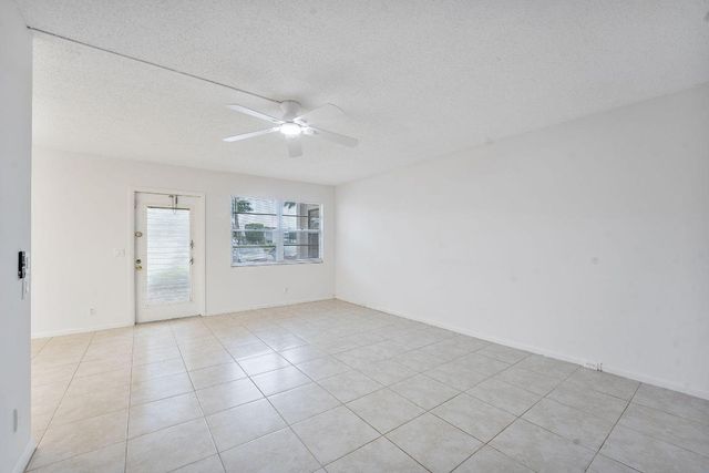1071 Guildford D, Boca Raton, FL 33434