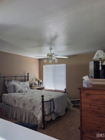 5900 Kirkside Drive E, Bakersfield, CA 93309