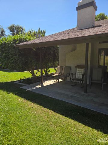 5900 Kirkside Drive E, Bakersfield, CA 93309