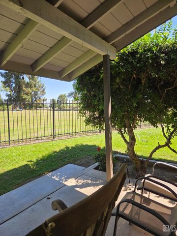 5900 Kirkside Drive E, Bakersfield, CA 93309